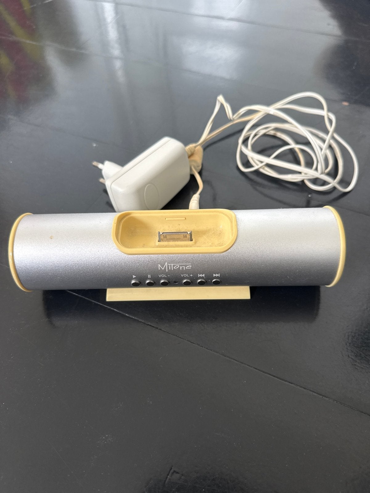 MTone iPod Speaker Dock met oplader - Werkend, Overige merken, Gebruikt, Inclusief oplader, Ophalen of Verzenden