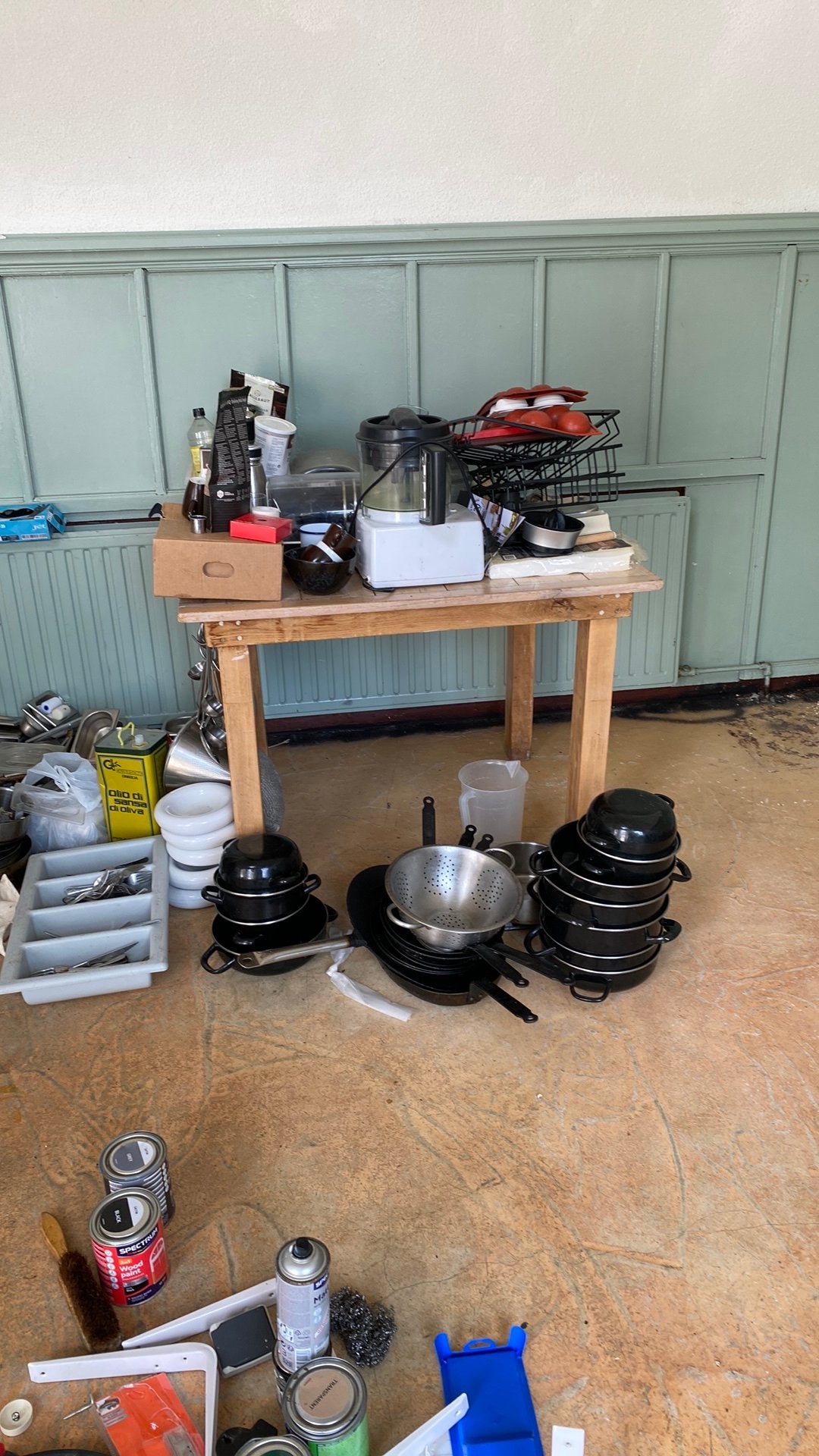 De laatste keuken benodigdheden, Ophalen
