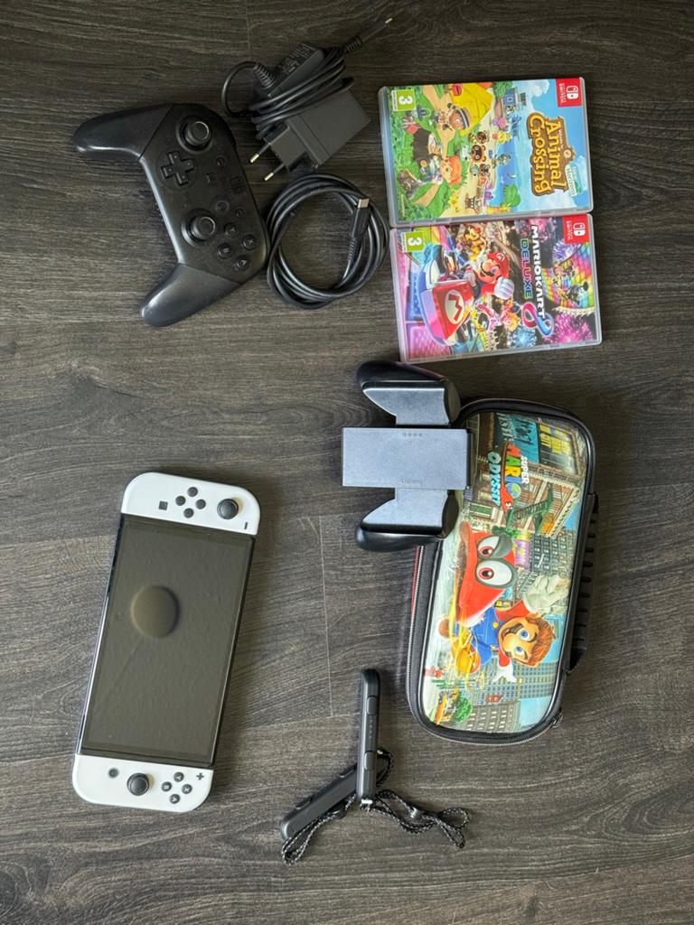 Nintendo Switch OLED met games en accessoires, Met games, Zo goed als nieuw, Met 1 controller, Switch OLED