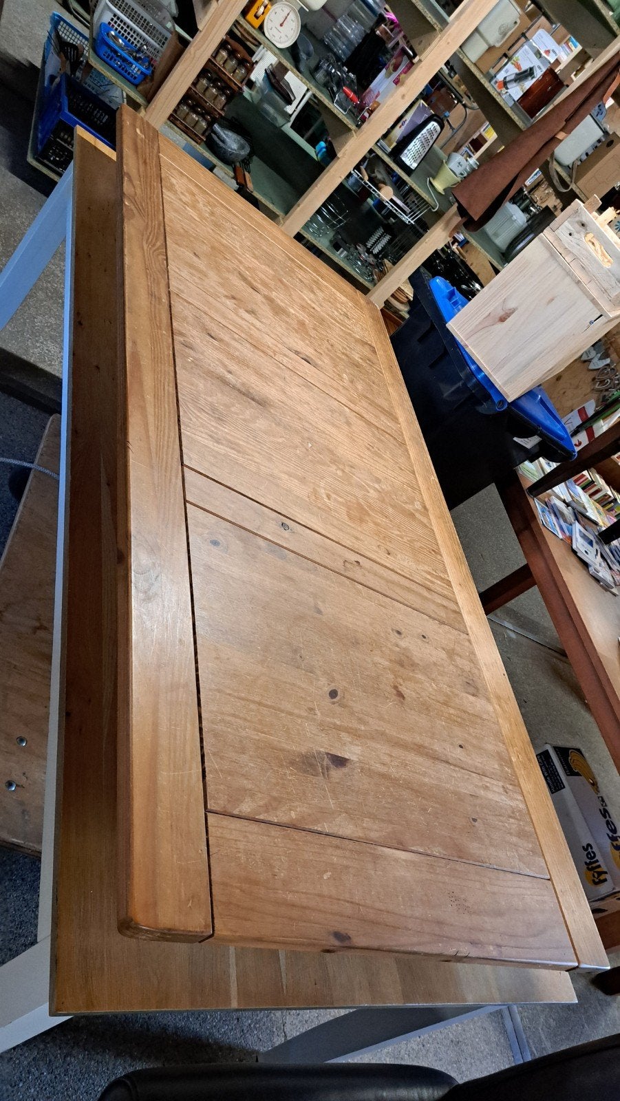 Robuuste houten tafel met losse poten, Ophalen, Gebruikt, Vier personen, Rechthoekig