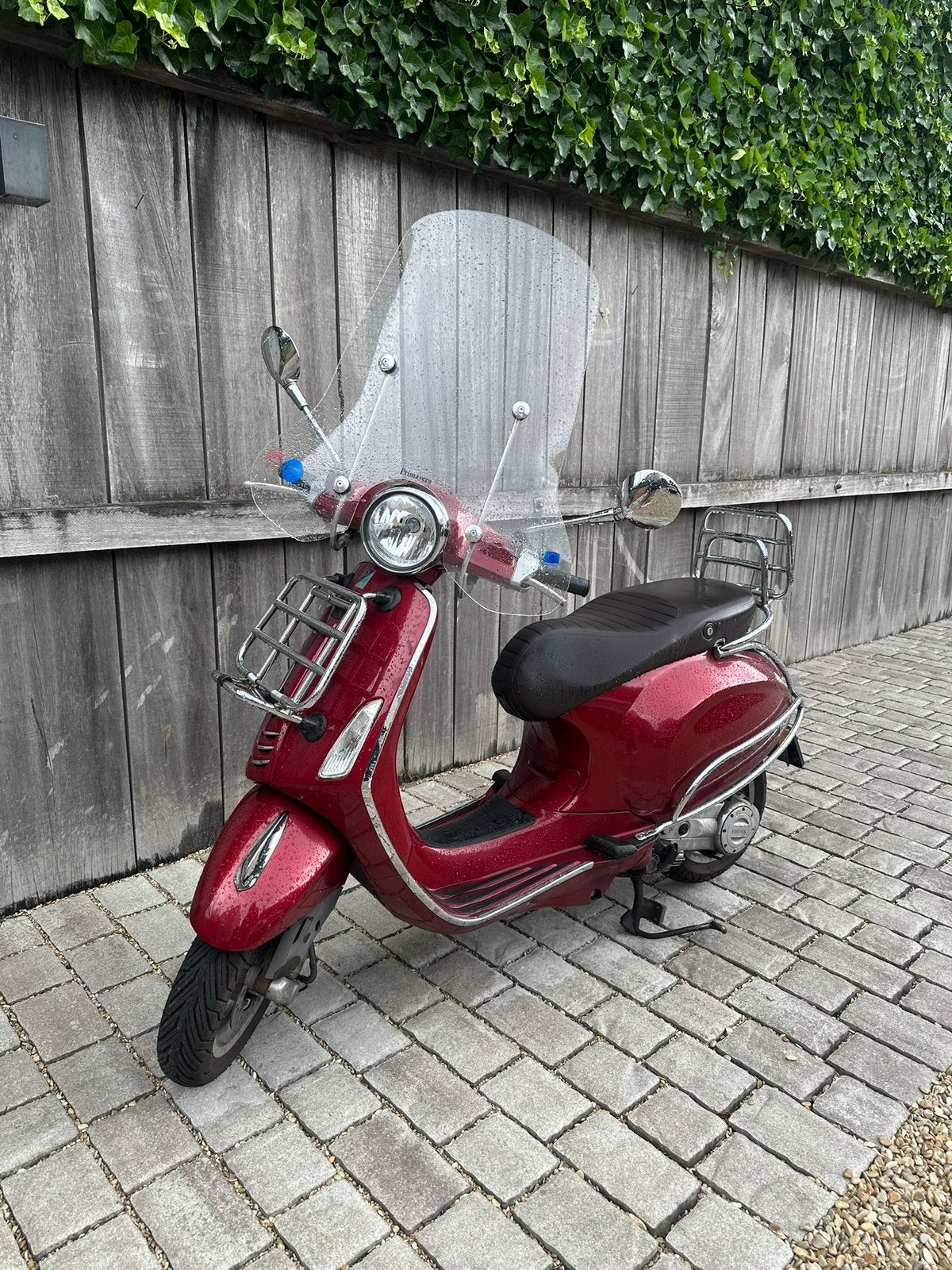 Vespa Primavera 2018 Bordeauxrood, Fietsen en Brommers, Ophalen, Zo goed als nieuw, Benzine, Overige modellen