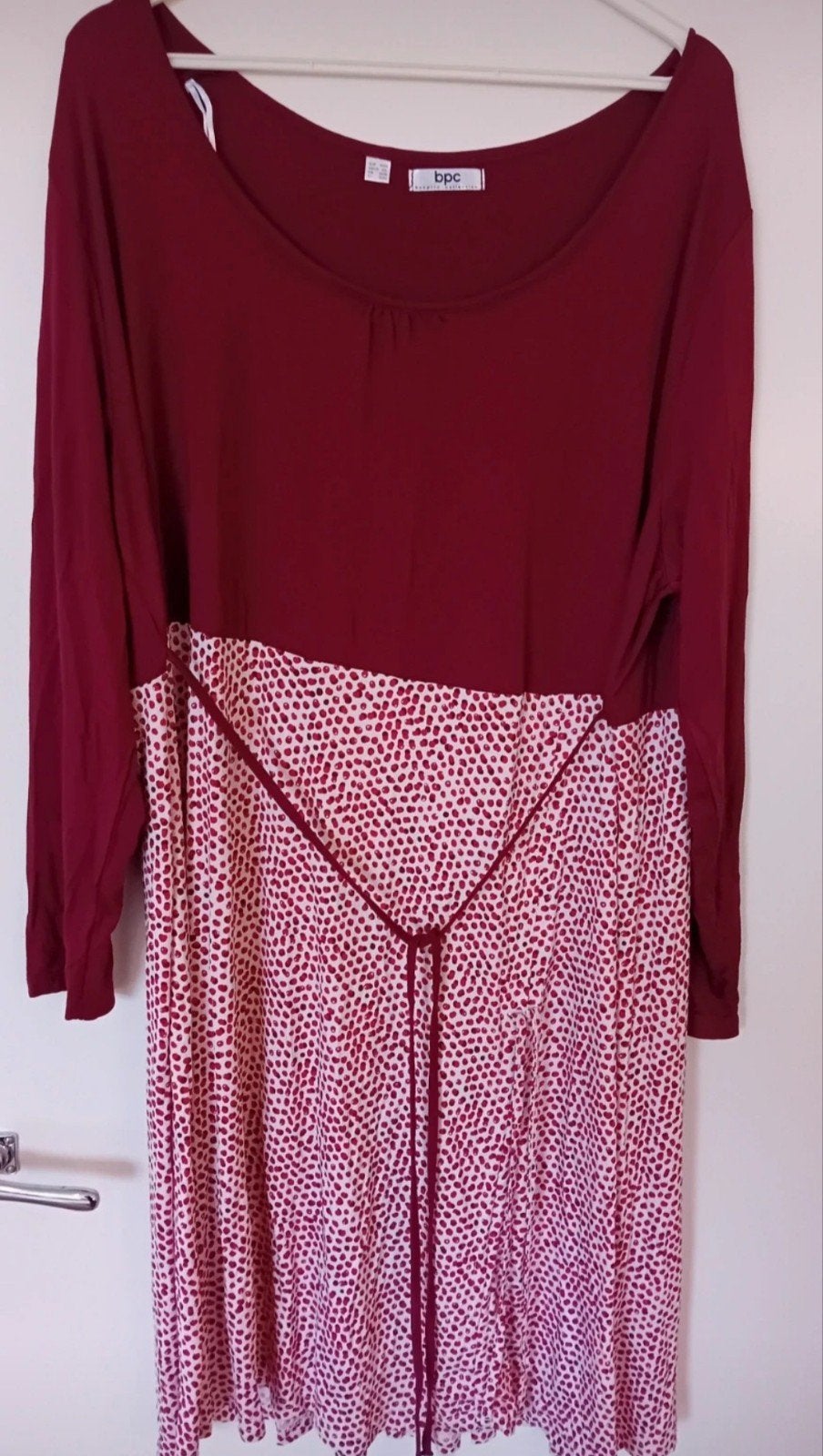 Prachtige en zachte jurk
 in bordeauxrood maat 52/54, Kleding | Dames, Jurk, Nieuw, Ophalen of Verzenden, Bpc selection