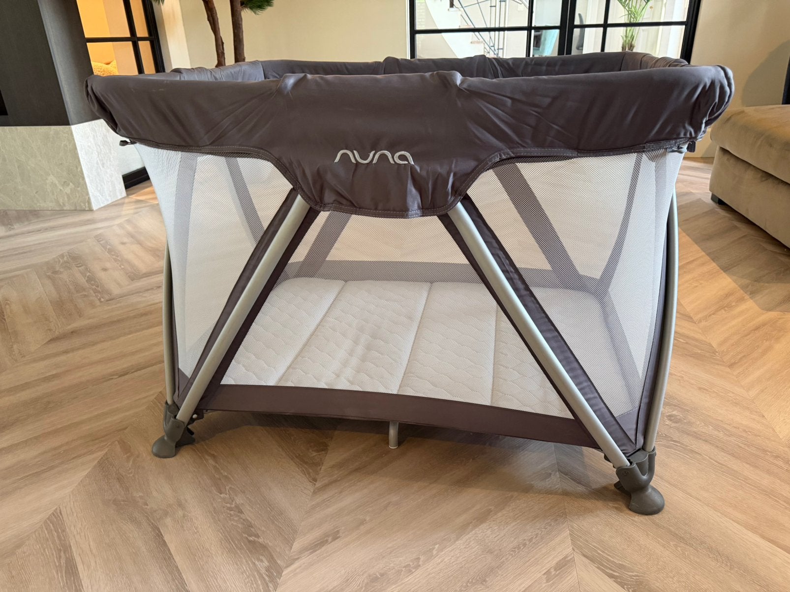 Campingbed nuna zgan, Ophalen, Zo goed als nieuw, Reisbedje