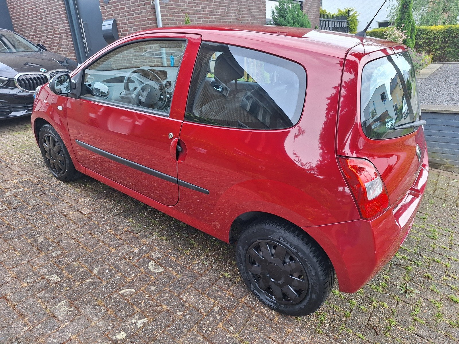 Renault Twingo 1.2 16V 2010 Rood, Auto's, 839 kg, 4 cilinders, 4 stoelen, Origineel Nederlands