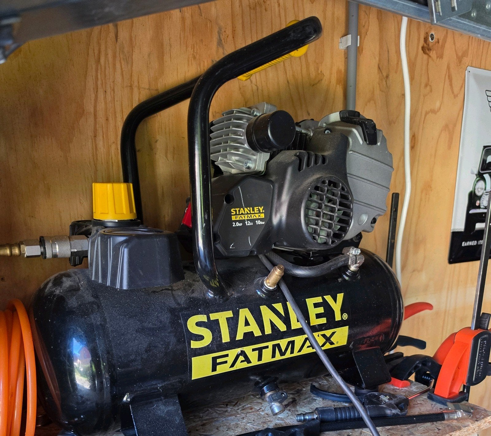 Stanley Fatmax Luchtcompressor 10 bar 12L met haspel, Ophalen, Gebruikt, 6 tot 10 bar, Minder dan 25 liter