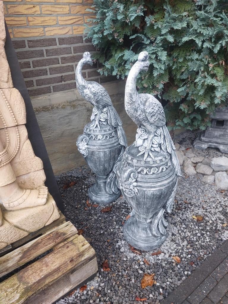 Pauw op Vaas, Ophalen, Nieuw, Beton, Dierenbeeld