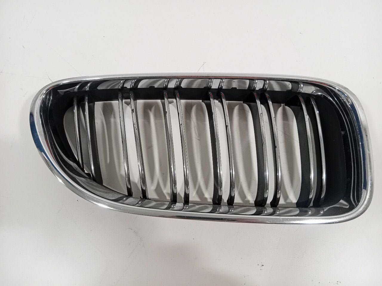 Grillerooster rechts BMW 6 serie, Onderdelen@venauto.nl, Van der Ven Autorecycling B.V., Gebruikt, Ettenseweg 76, 4706 PB Roosendaal, The Netherlands