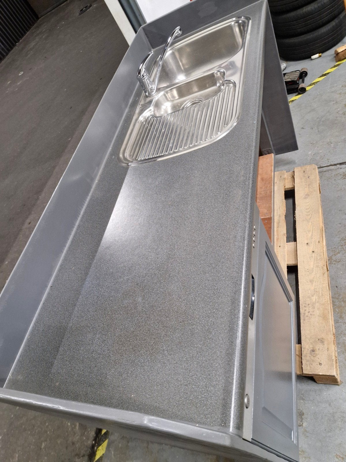 Foto 9 van te huur, tijdelijke keuken voor bijvoorbeeld verbouwing