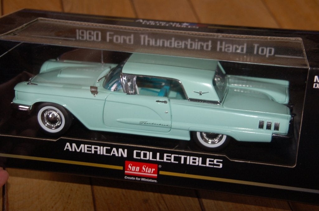 1:18 FORD THUNDERBIRD 1960 HARDTOP COUPE Sun star WRH, Verzenden, Zo goed als nieuw, Auto, Sun Star