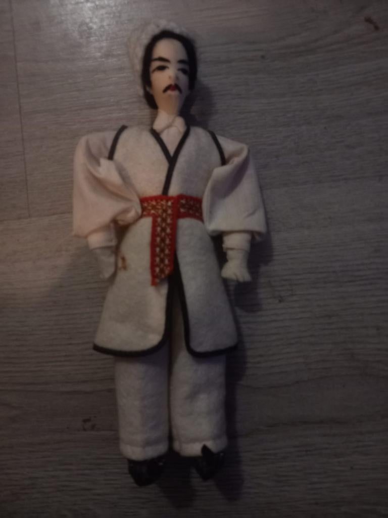 Vintage pop in traditionele klederdracht, Ophalen of Verzenden, Gebruikt, Pop