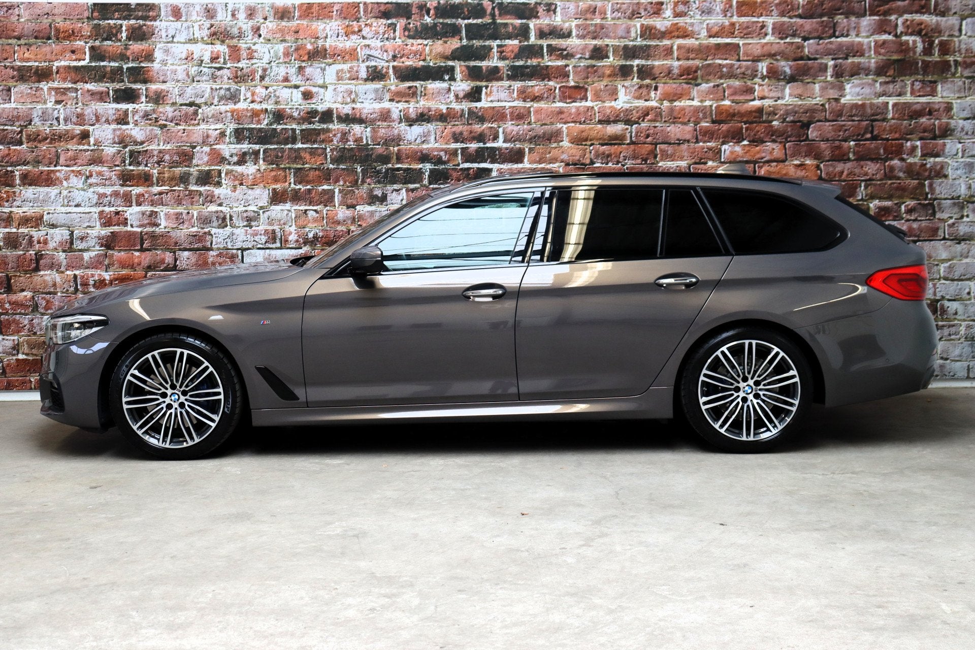 BMW 5 Serie Touring 530i xDrive High Executive M Sport Pakke, Auto's, Automaat, 1998 cc, 15 km/l, Gebruikt