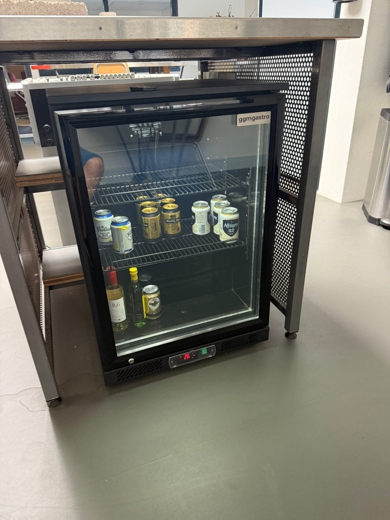 Horeca/Winkel Koelkast van GGMGastro, Zonder vriesvak, 100 tot 150 liter, Zo goed als nieuw, 45 tot 60 cm