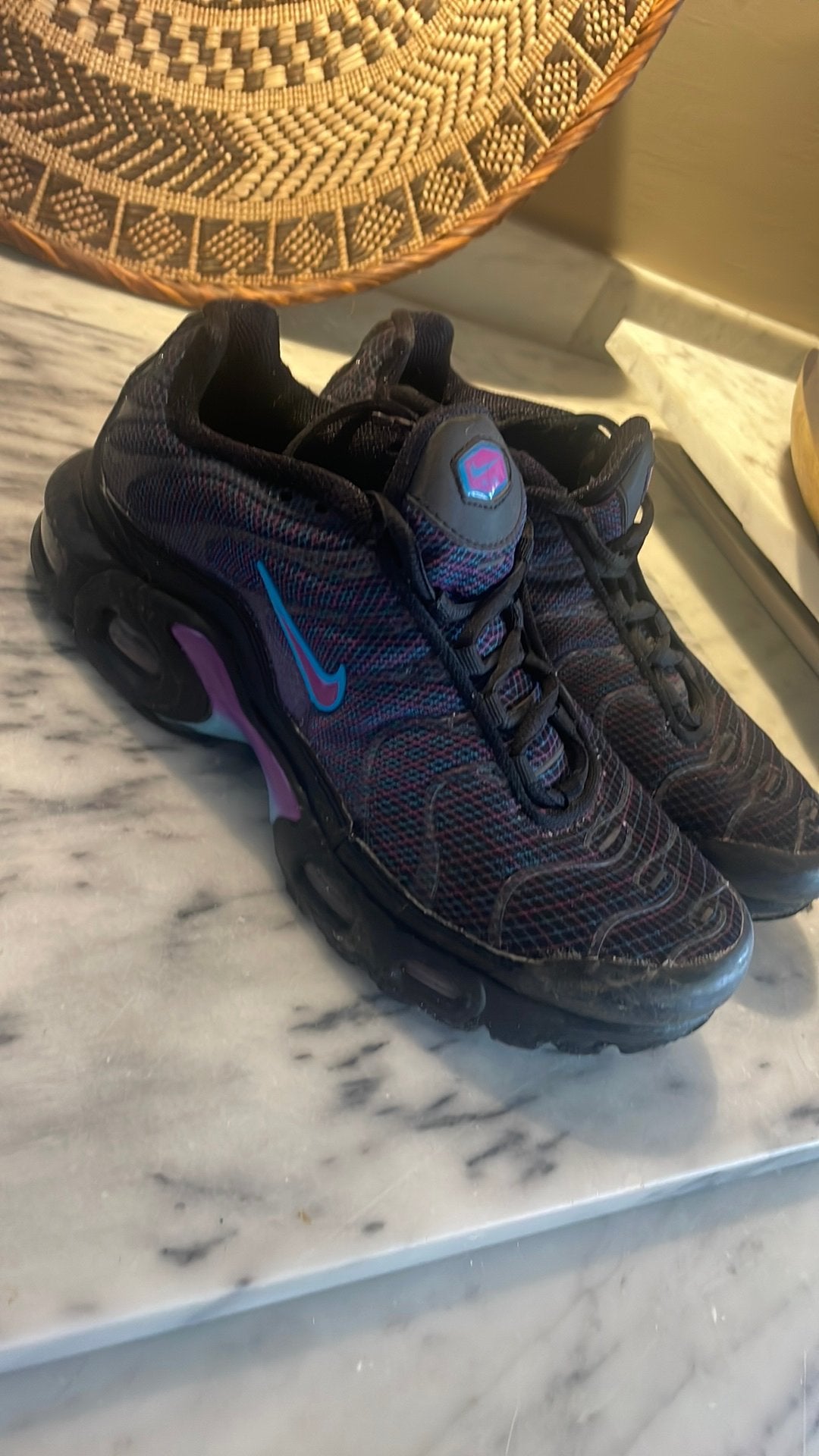 Schoenen nike basket TN zwart, Kinderen en Baby's, Kinderkleding | Schoenen en Sokken, Ophalen, Gebruikt, Schoenen, Jongen