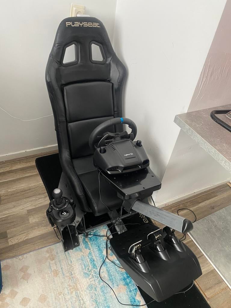 Playseat Racing Chair * Logitech G Racing Wheel + shifter, Ophalen of Verzenden, Zo goed als nieuw, Playseat of Racestoel
