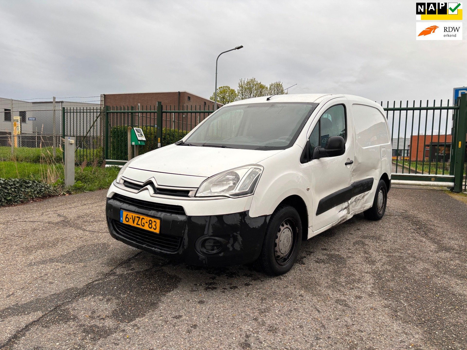 Citroen Berlingo 1.6 HDI 500 Comfort Economy SCHADE!, Voorwielaandrijving, Euro 5, Stof, Gebruikt