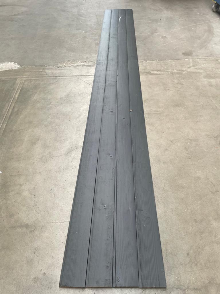 Zwarte houten planken met messing en groef, Doe-het-zelf en Verbouw, Hout en Planken, Gebruikt, 25 tot 50 mm, Ophalen of Verzenden