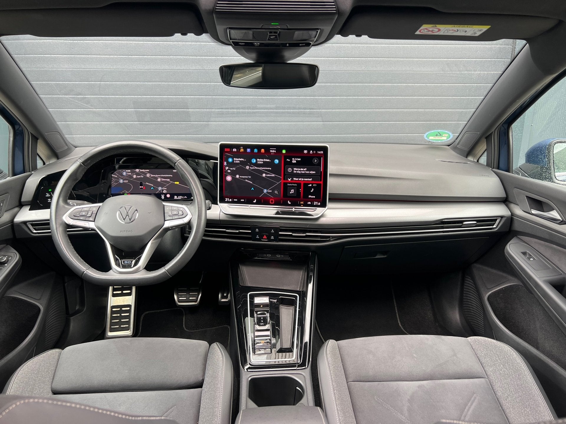 Volkswagen Golf 1.5 eTSI 50 jähre Edition |PANO|CAMERA|HUD|, Auto's, Dealer onderhouden, Stof, 150 pk, Blauw