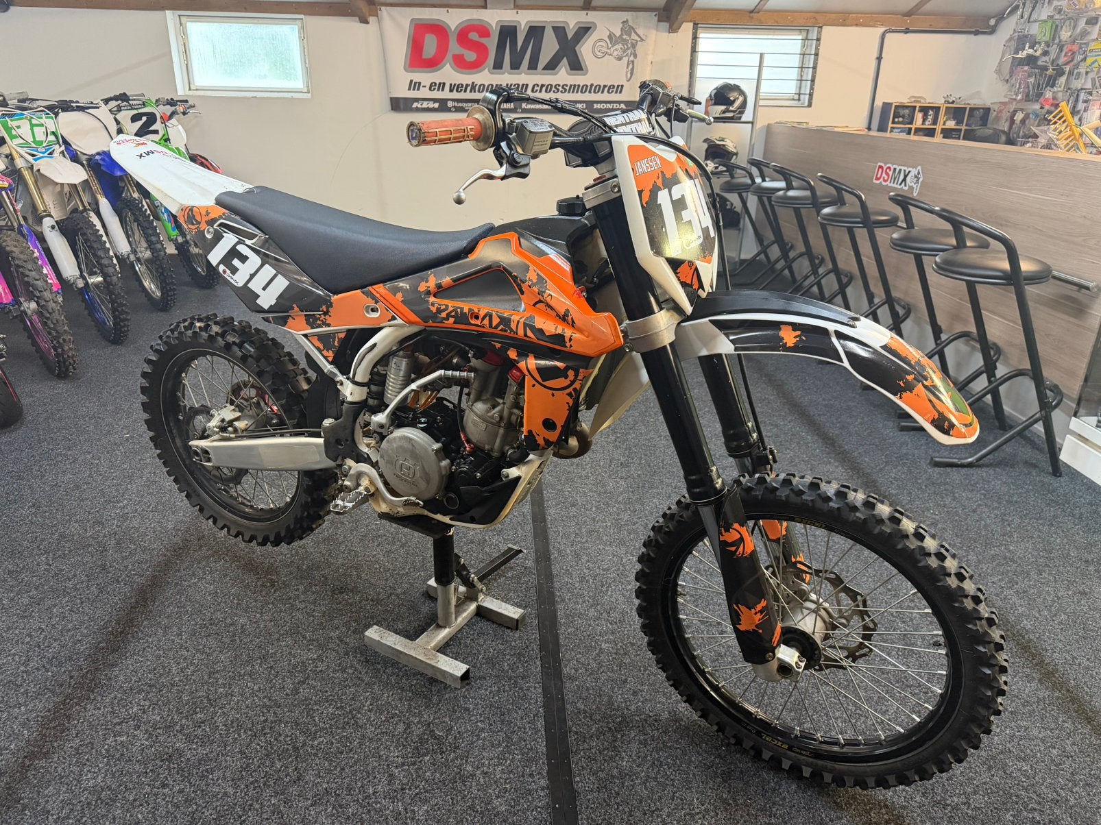 Husqvarna te 450 2009, Motoren, Motoren | Husqvarna, Particulier, Enduro, meer dan 35 kW, 1 cilinder, Minimaal motorrijbewijs A2