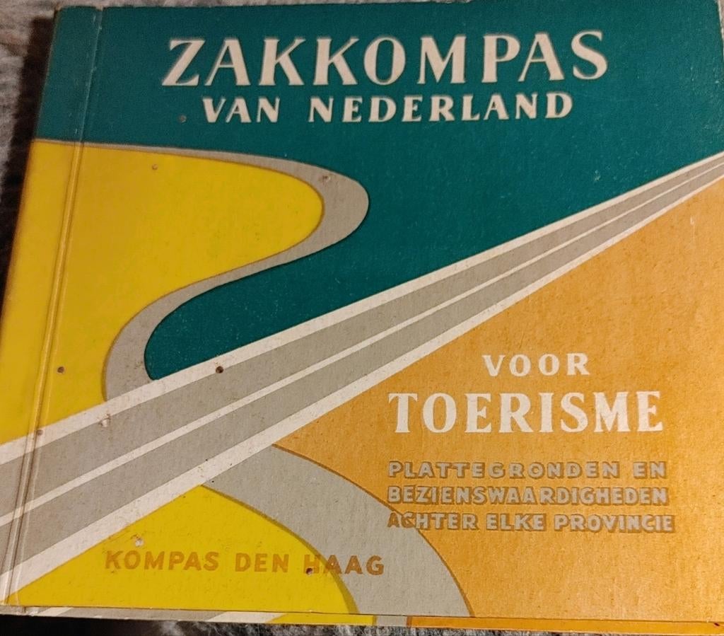 Zakkompas van Nederland voor toerisme - Oude kaart, Gelezen, Overige atlassen, Ophalen of Verzenden, Kompas Den Haag