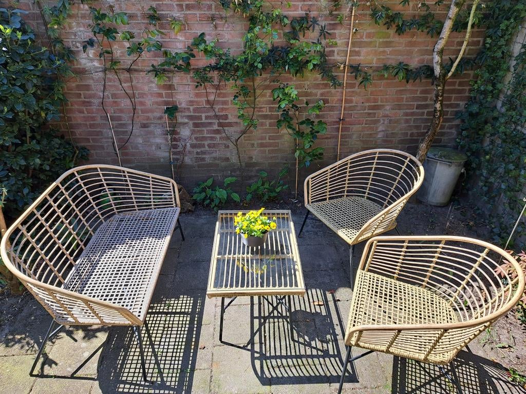 Rotan Loungeset met Glazen Tafel - 4 Zitplaatsen, Ophalen of Verzenden, Bank