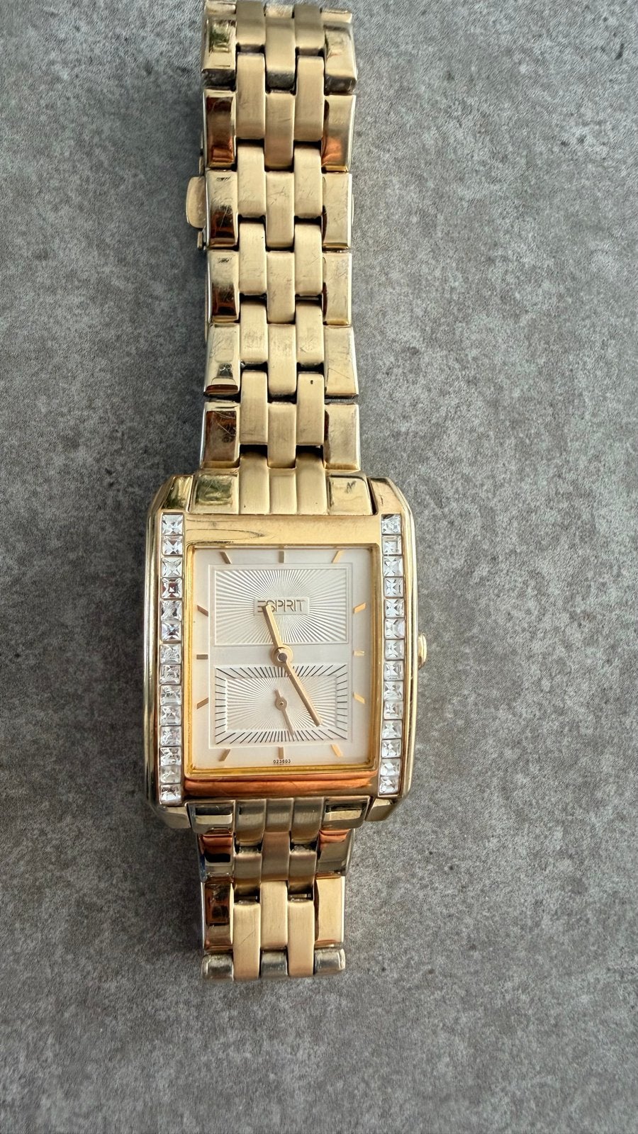 Gouden Esprit dameshorloge met strass, Gebruikt, Ophalen of Verzenden, Met strass, Overige materialen