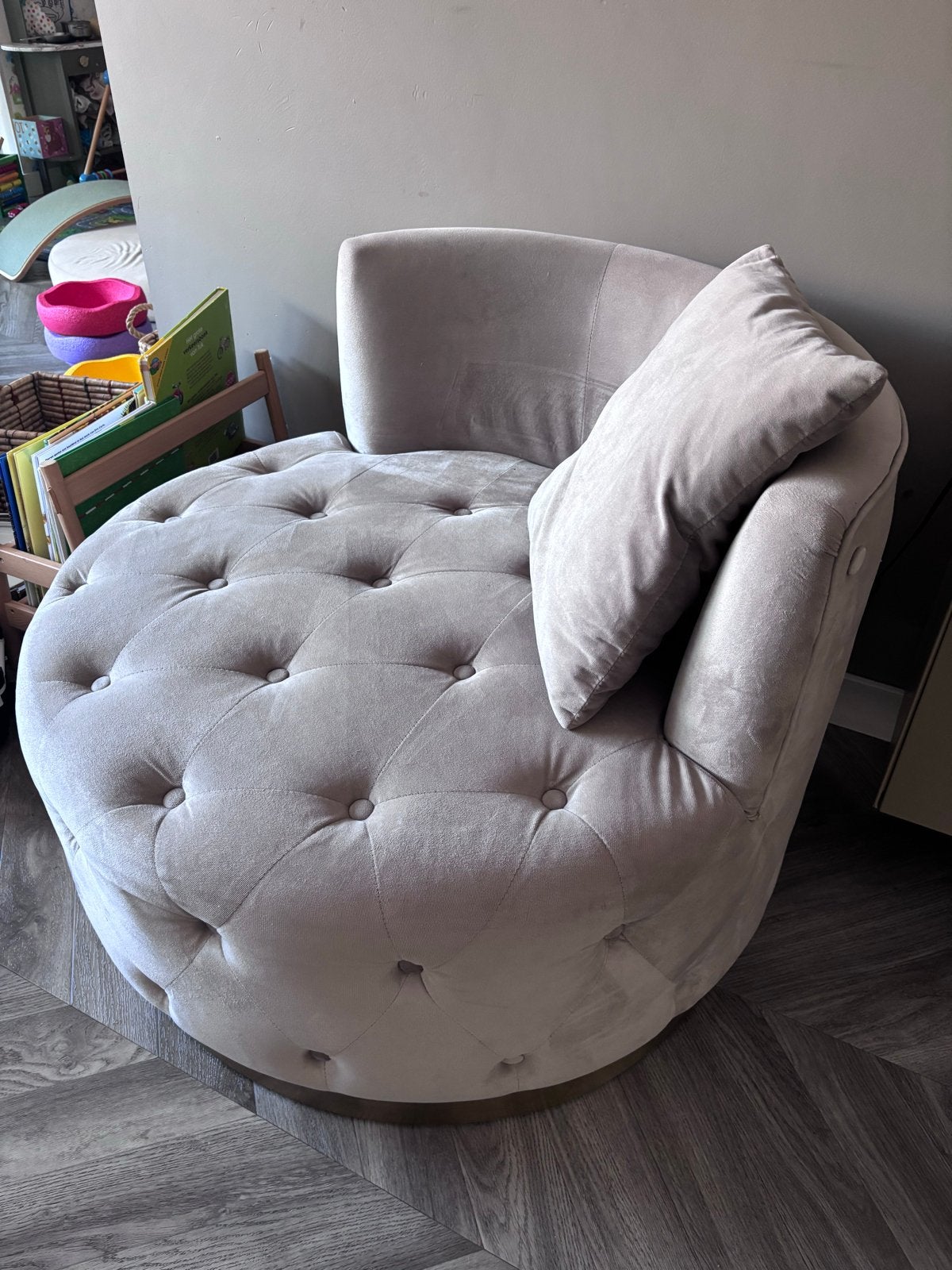 Luxe ronde velvet fauteuil champagne met gouden rand, Ophalen, Gebruikt, Stof, 75 tot 100 cm