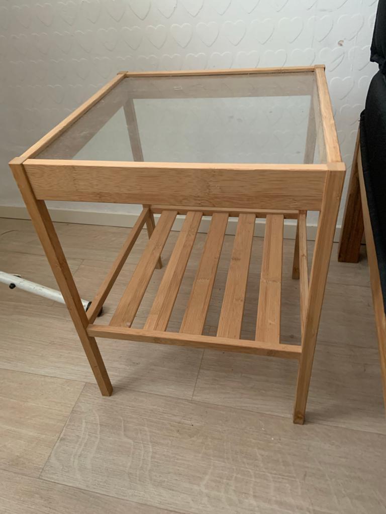Stijlvolle bijzettafels met glazen blad en bamboe frame, Gebruikt, 55 tot 75 cm, Rechthoekig, Hout