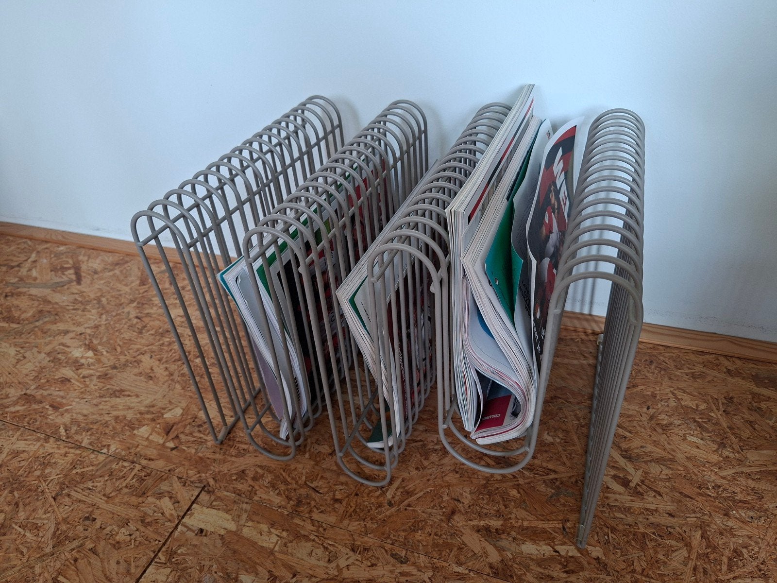 Design tijdschriftenrek ATYM Curva, Huis en Inrichting, Ophalen