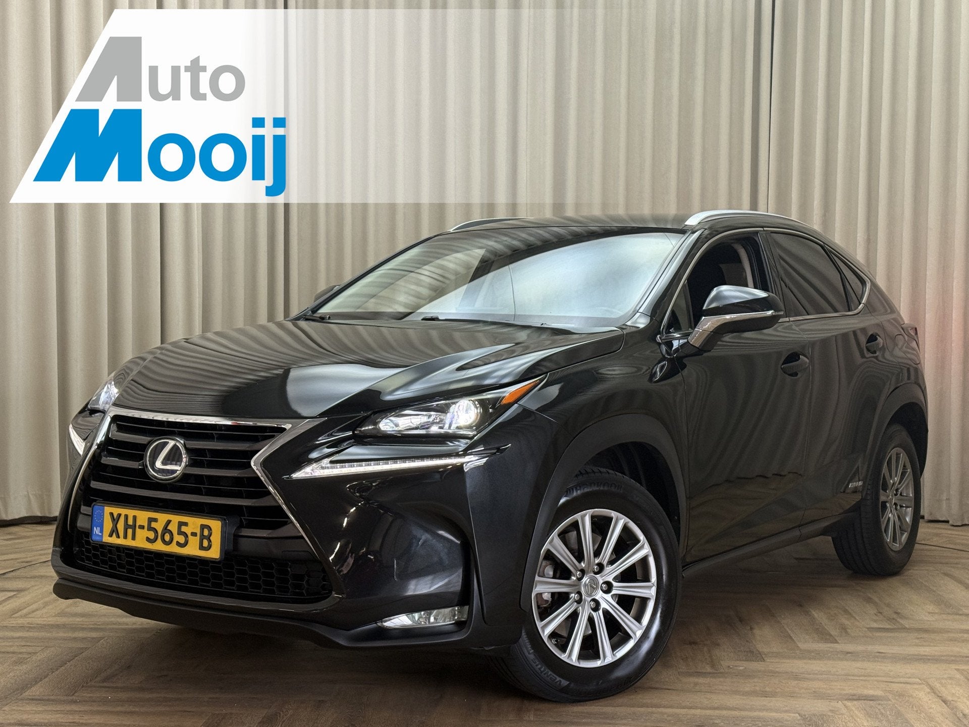 Lexus NX 300h 1/2 Leder / Navigatie / Cruise / ECC Clima / C, Auto's, Lexus, Gebruikt, Met garantie (alle), Leder en Stof, Zwart