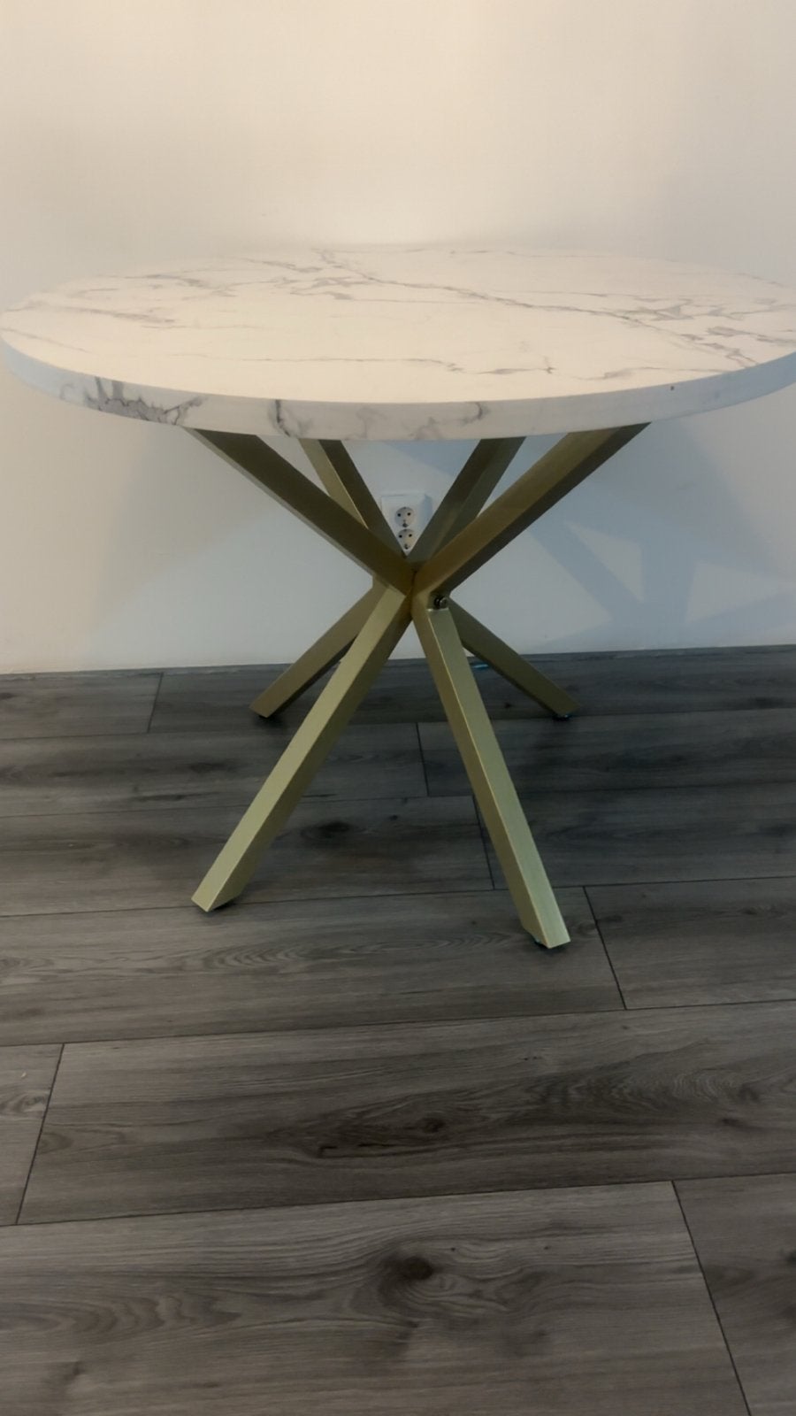 Eettafel met marmerlook blad en gouden onderstel, Huis en Inrichting, Tafels | Eettafels, Ophalen, Gebruikt, Rond, 50 tot 100 cm