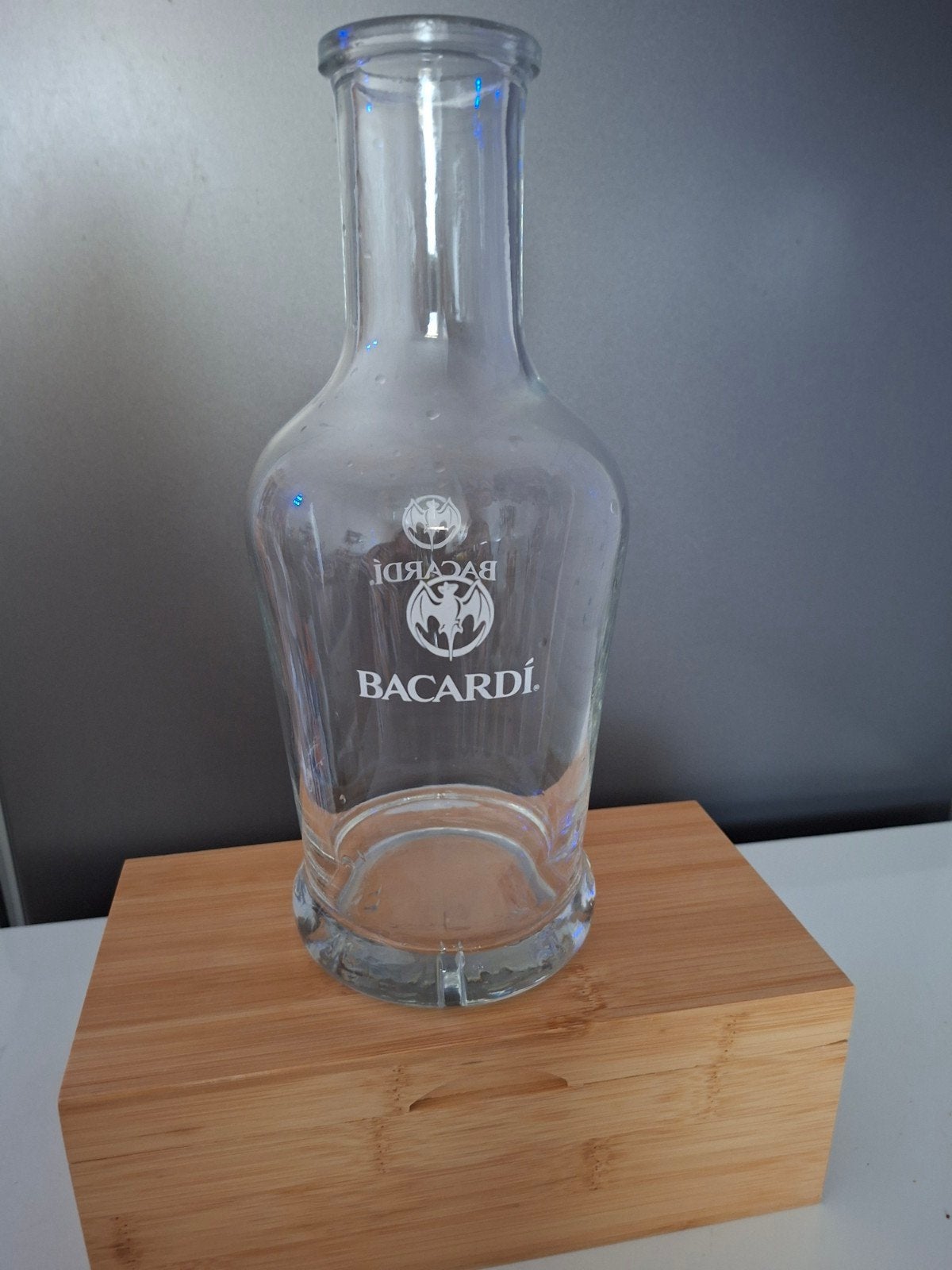 Bacardi Karaf, Ophalen