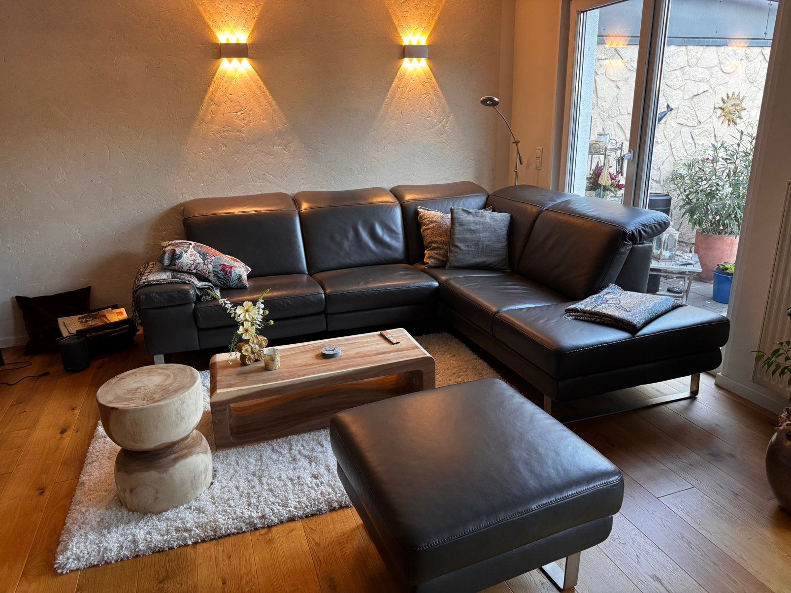 Zwart leren hoekbank met poef – met  relaxgedeelte, Huis en Inrichting, Ophalen, 250 tot 300 cm, Hoekbank, Leer