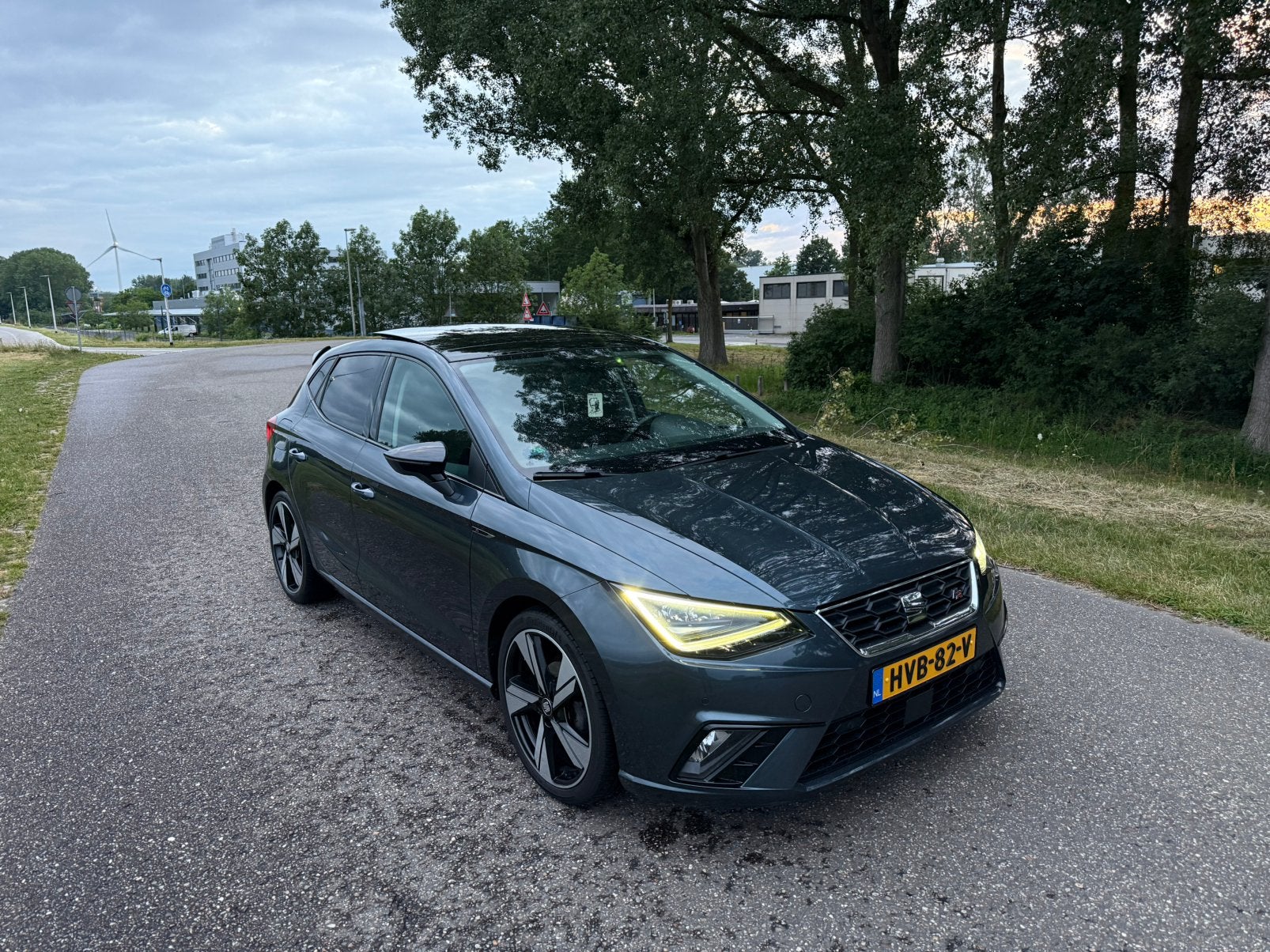 Seat Ibiza 1.0 TSİ FR / PANO / VİRTUAL / CAMERA, Auto's, Seat, Voorwielaandrijving, Stof, Zwart, 95 pk