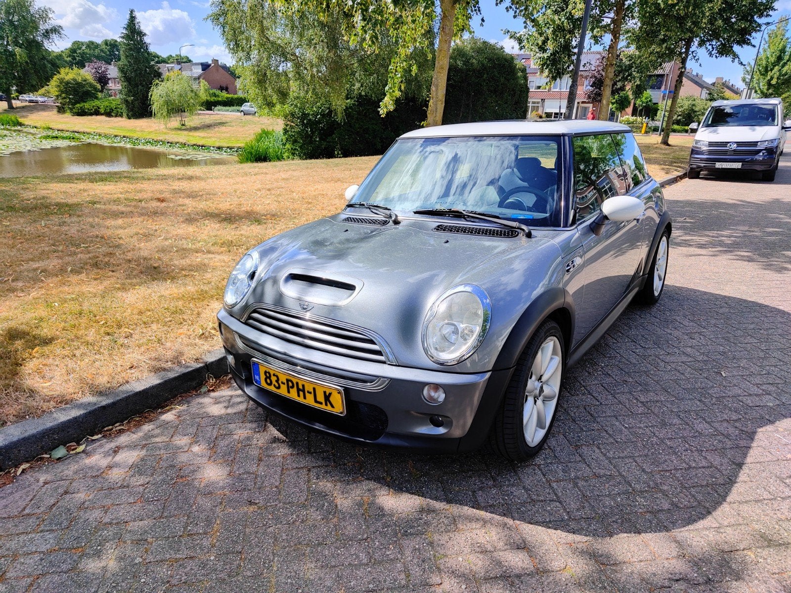 Mini Cooper S - 1.6L 16V 120KW 2002 Grijs, Auto's, Mini, Voorwielaandrijving, 4 cilinders, 4 stoelen, Leder en Stof
