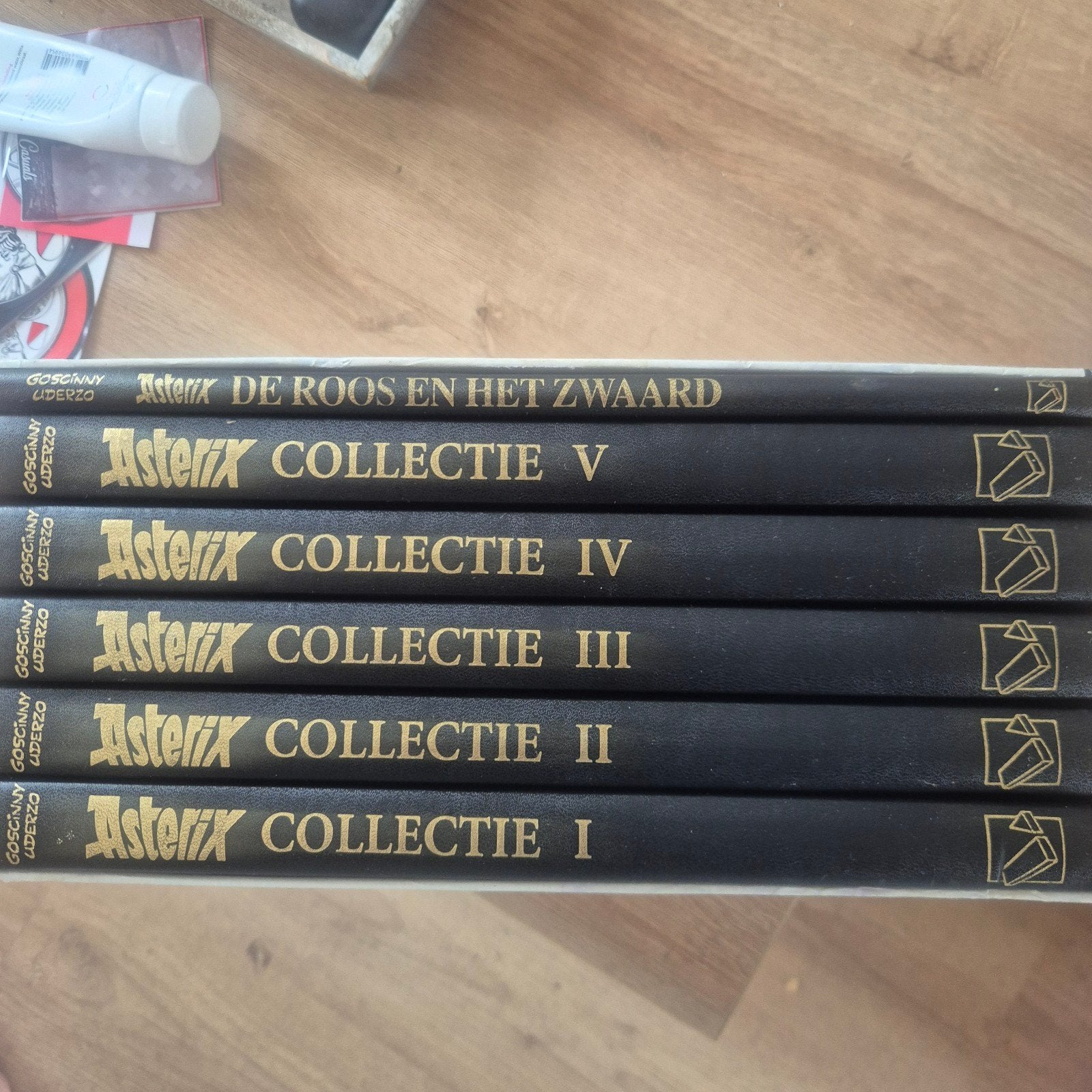 Asterix Collectie I-V + De Roos en het Zwaard (6 boeken), Complete serie of reeks, Ophalen of Verzenden, Zo goed als nieuw, René Goscinny, Albert Uderzo