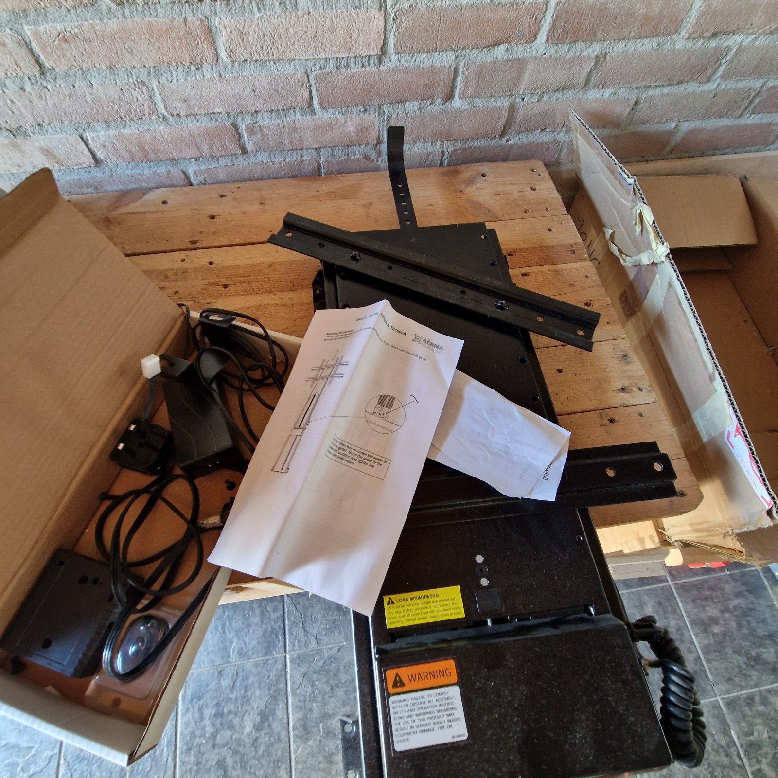 Tv lift Ts700A max 100 kg, Ophalen, Gebruikt