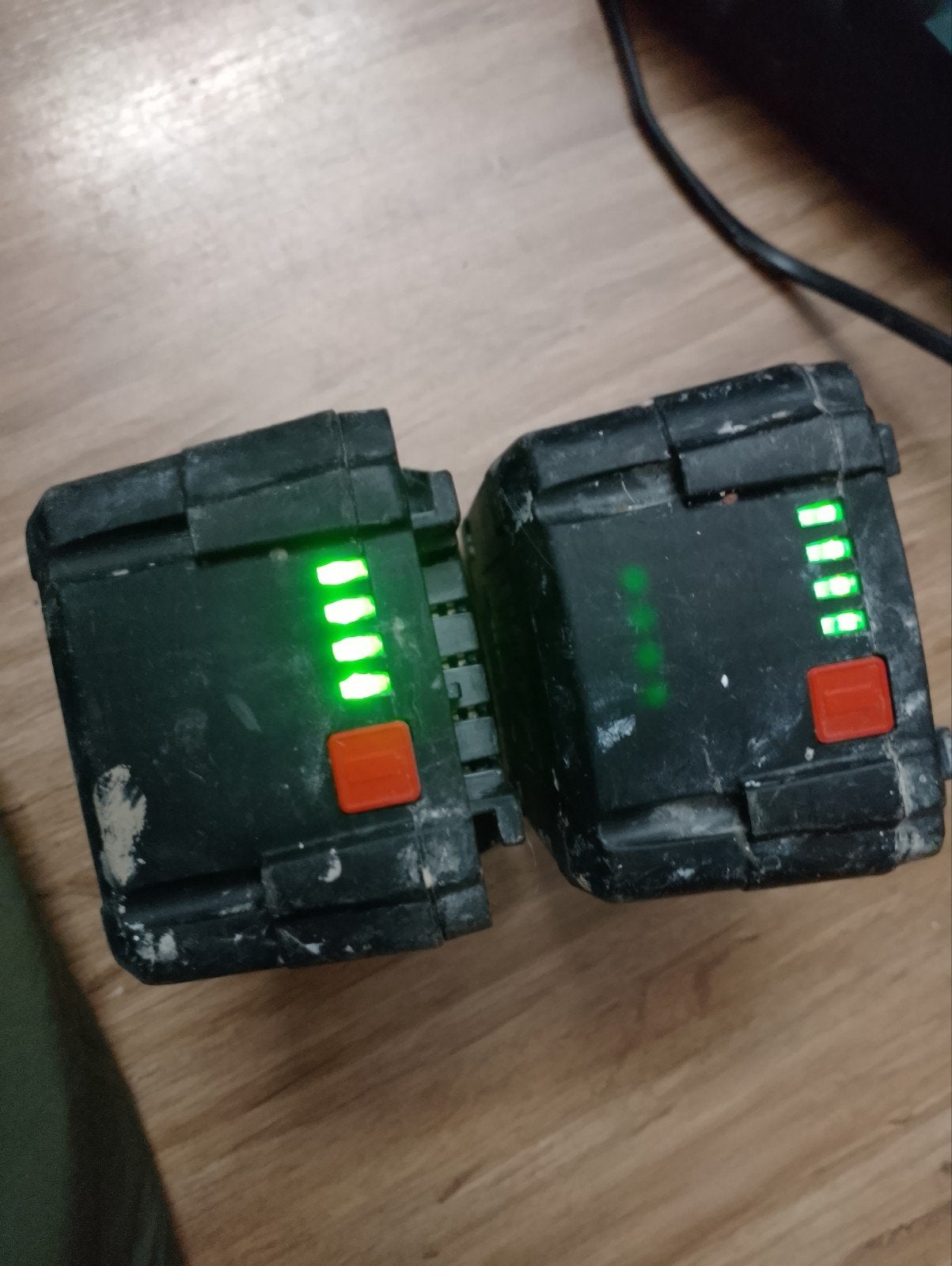 Mafel en Metabo   Acculader SC 60 Plus met 2x 18V 4.0A, Ophalen of Verzenden, Gebruikt