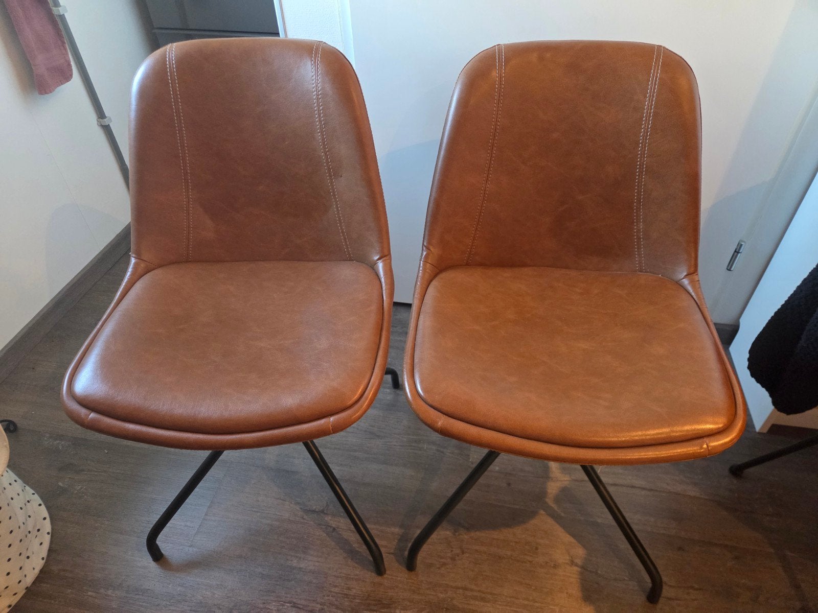 Tenzo stoelen - Bruin kunstleer met zwart metalen onderstel, Ophalen, Twee, Kunststof, Gebruikt