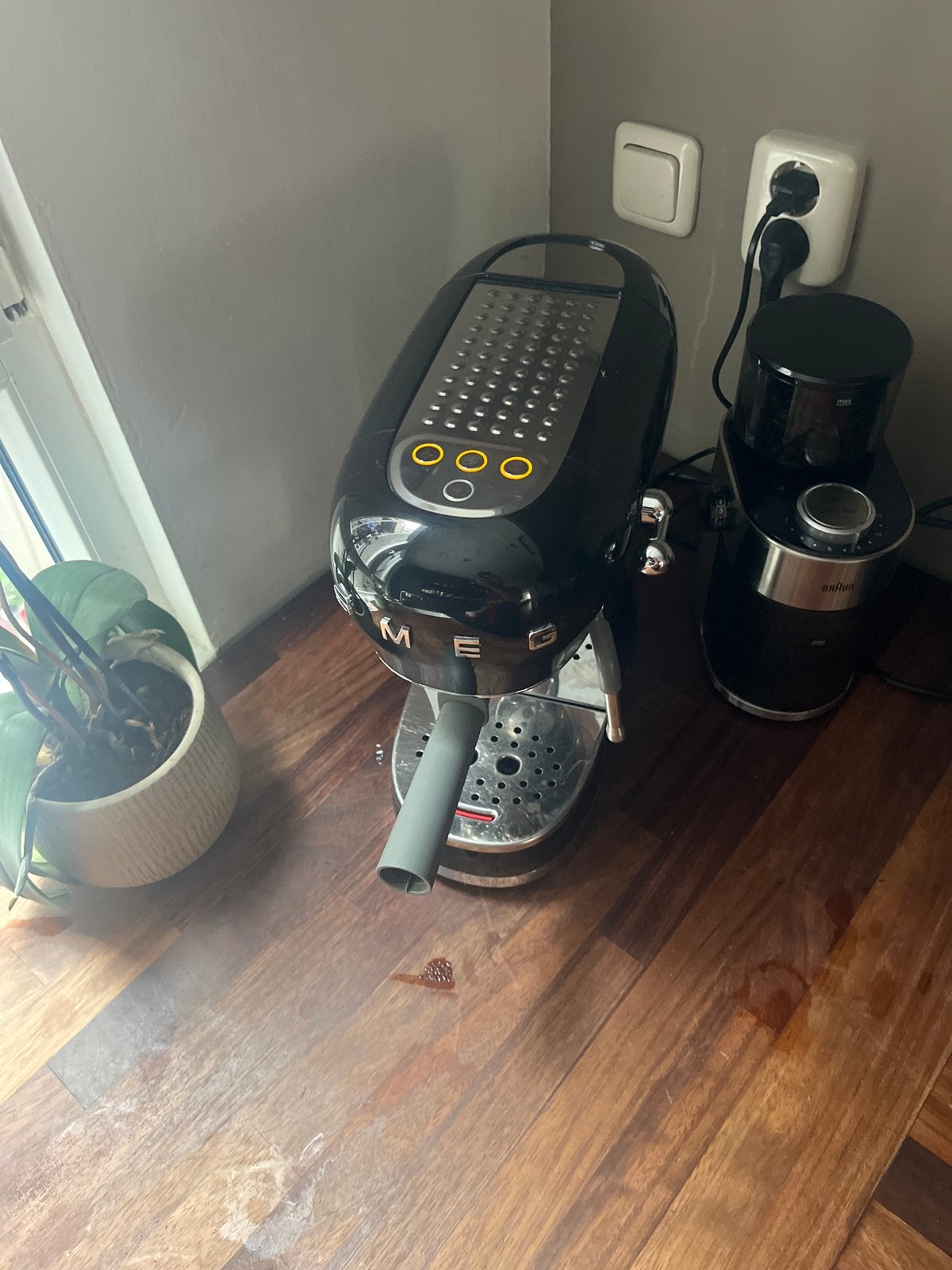 Smeg Espressomachine Zwart - Zo goed als nieuw, Witgoed en Apparatuur, Koffiezetapparaten, Espresso apparaat, Gemalen koffie, Zo goed als nieuw