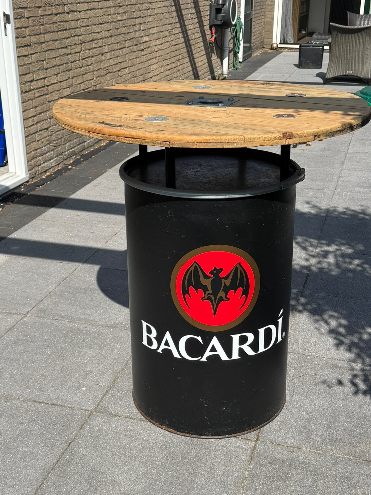 Te koop Bacardi Statafel, Ophalen, Zo goed als nieuw