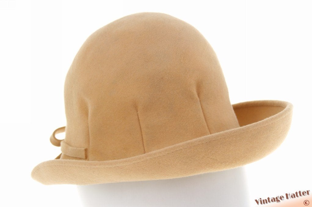 Vintage Dameshoed beige vilt 54 = XS gratis verzenden in NL, Ophalen of Verzenden, Gedragen, 55 cm (S, 6⅞ inch) of minder, Hoed