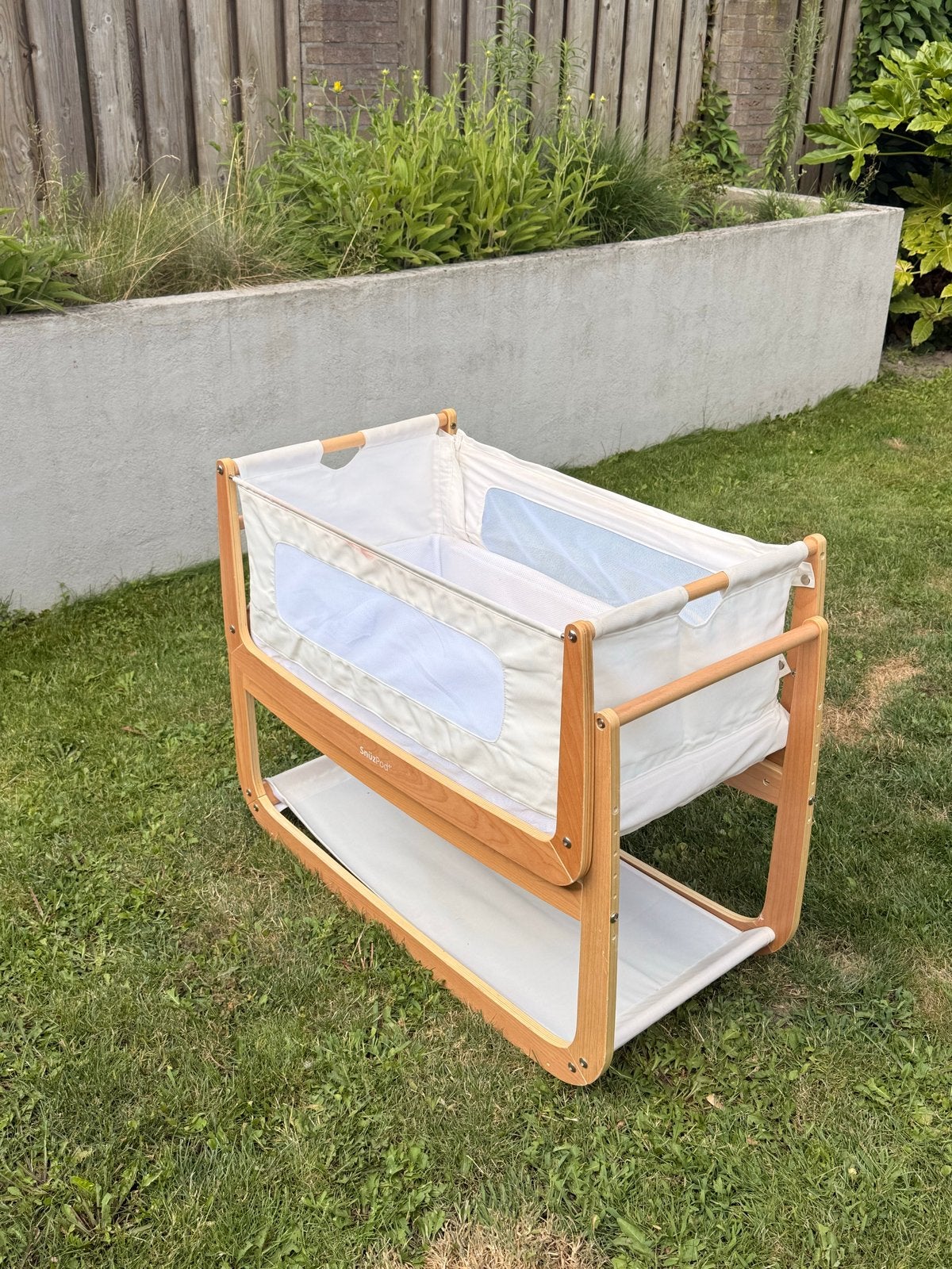 SnüzPod 4 Bedside Crib - Wiegje voor naast het bed, Ophalen, Zo goed als nieuw, Wieg