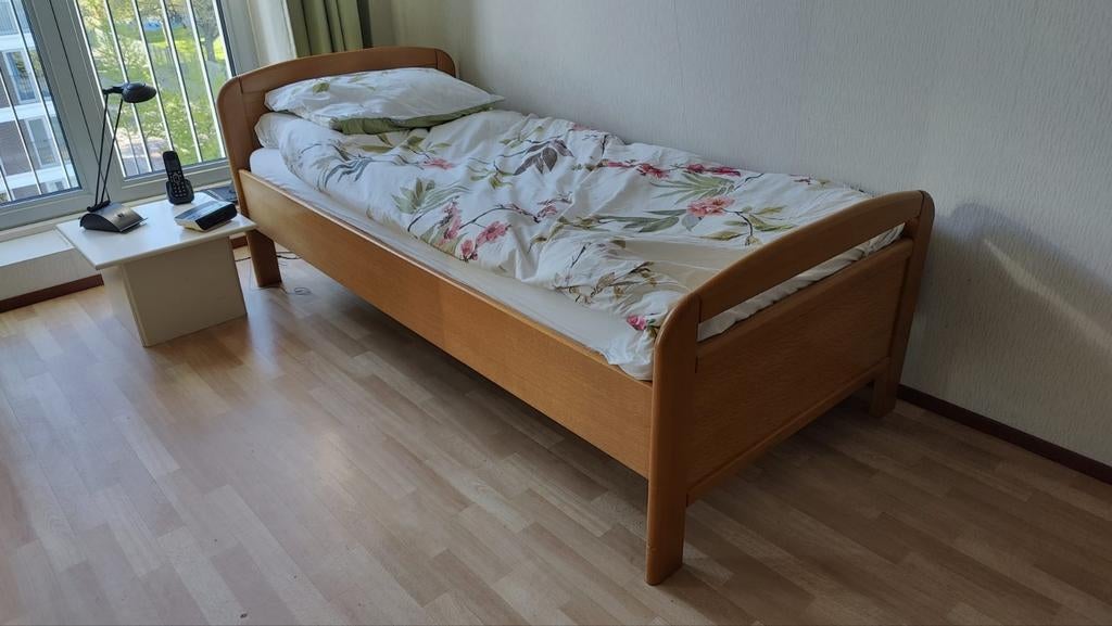 Bed eenpersoons met spiraal, Ophalen, Gebruikt, Eenpersoons