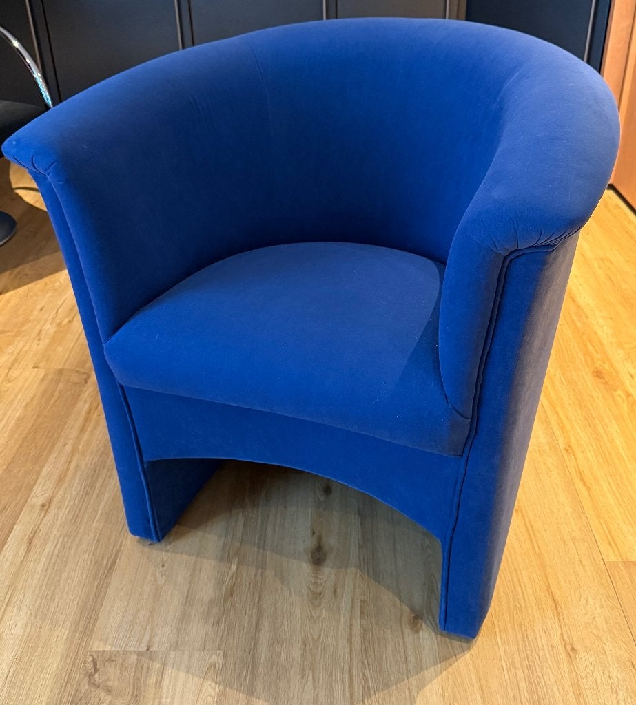 2 blauwe Kuip stoeltjes. Stoffen bekleding, Huis en Inrichting, Ophalen, Gebruikt, Twee, Blauw