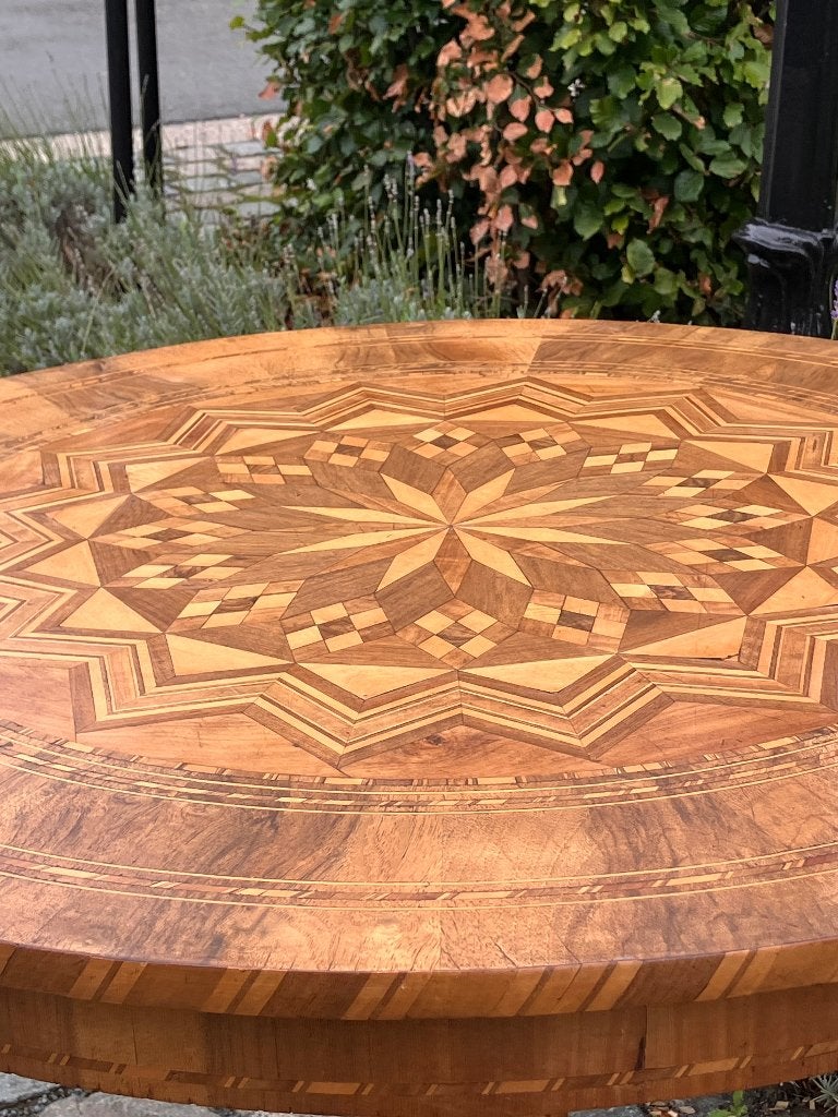 19de eeuwse tafel met typisch Sorrento inlegwerk, Ophalen, Marquererie Italië, Gebruikt, Rond