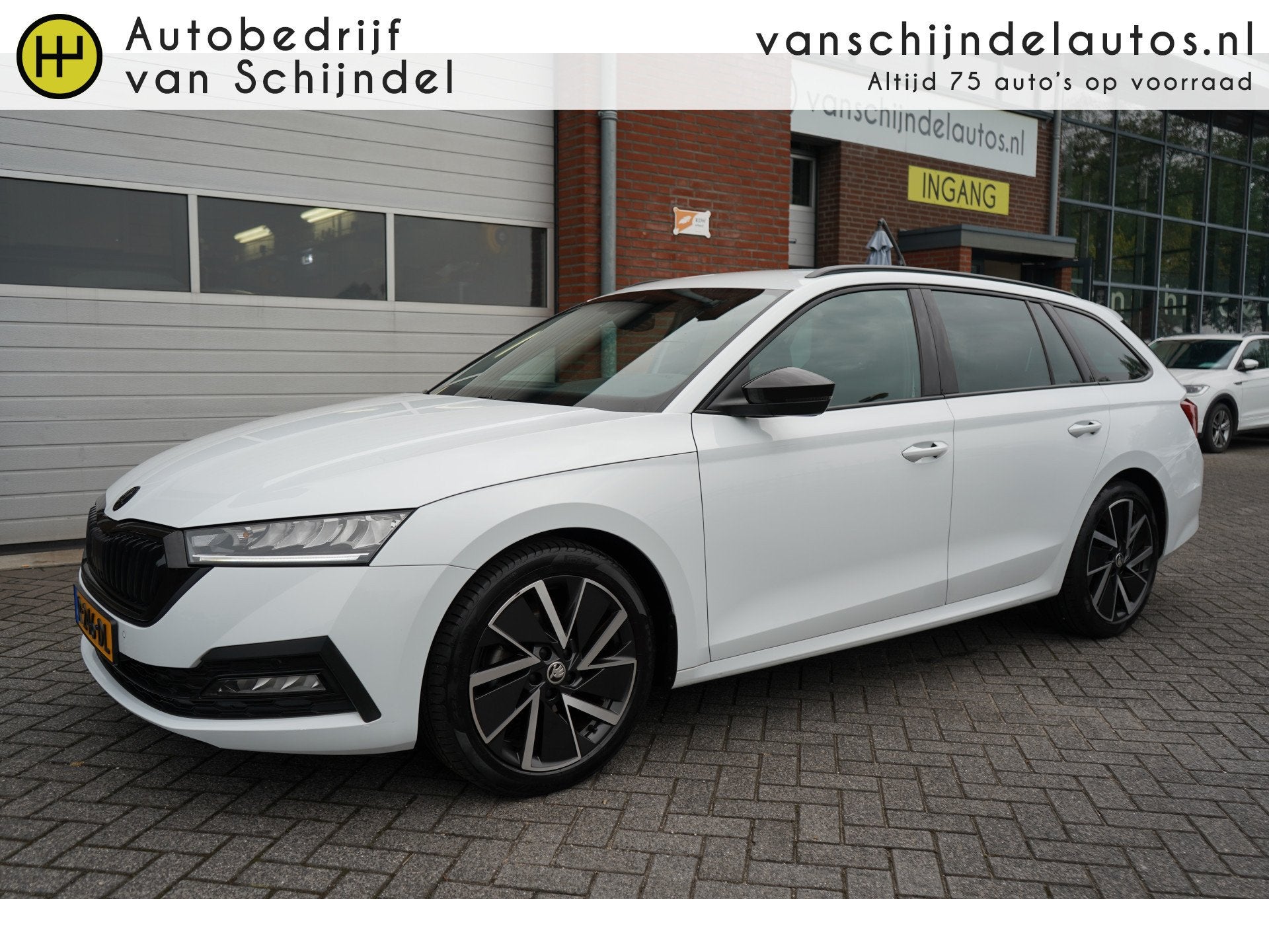 Skoda Octavia Combi 1.0 TSI 111PK SPORT BUSINESS AUG 2022 OR, Voorwielaandrijving, Stof, Gebruikt, Wit