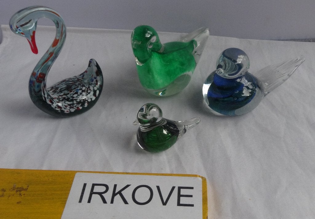 9 KRISTALLEN VOGELS * HANDWERK * Kleurrijk *, Verzenden, Zo goed als nieuw, Kristal, Beeldje(s)