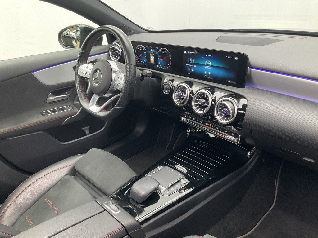 Mercedes-Benz A-Klasse 180 AMG Pano Memory Sfeerverl Carplay, Auto's, Mercedes-Benz, 136 pk, Gebruikt, 4 cilinders, Zwart