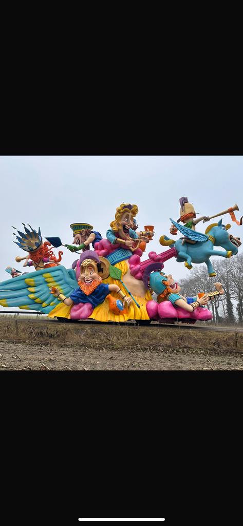 Carnavalswagen, Diverse koppen, losse onderdelen, Ophalen, Gebruikt, Carnaval