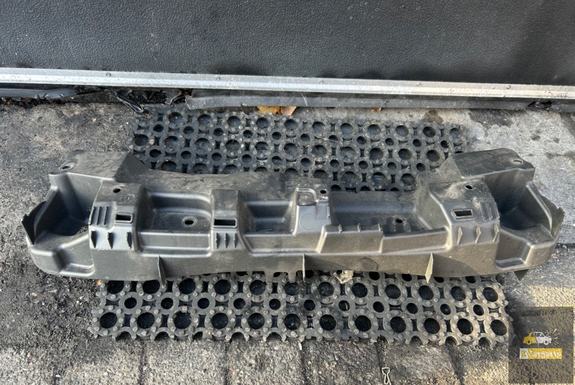 Gril bovenbalk 52117-0H020 citroen c1 Peugeot 108 bumper